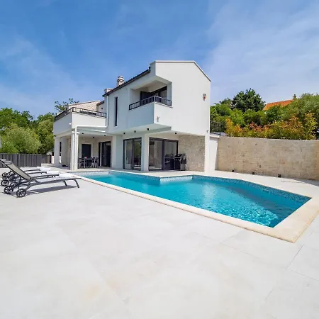 بيت للعطل House Greta