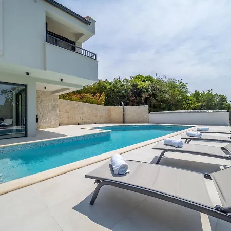 House Greta بيت للعطل *